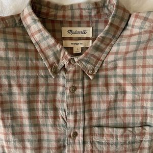 Madewell Men’s collared button down casual long sleeve shirt